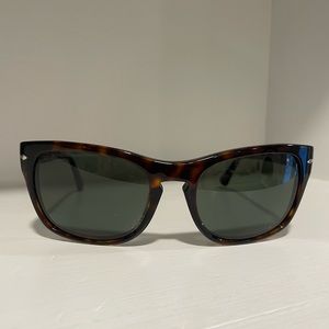 Persol 3072S Sunglasses